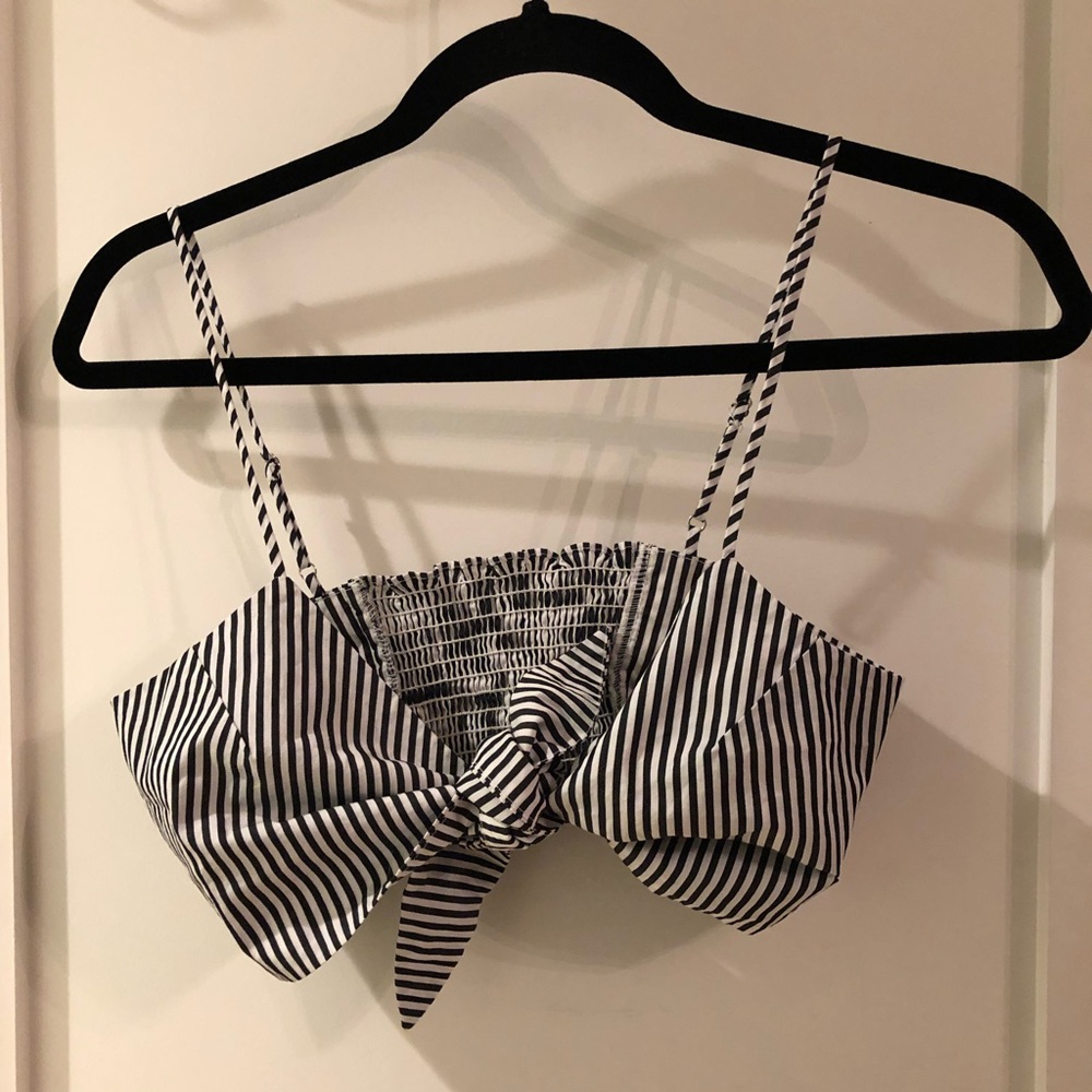 TIE FRONT CROP TOP
